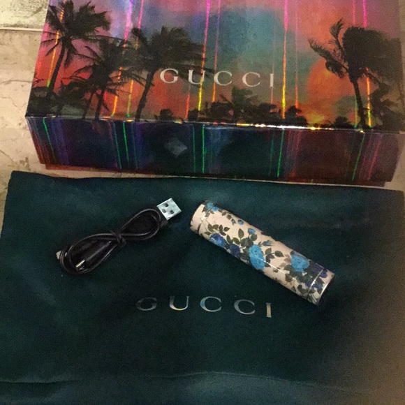 Gucci Accessories - 💙🌹🌸Brand New Gucci Smartphone Charger💙🌸🌹